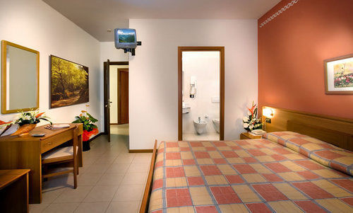 Albergo Il Castellino Boario Terme Exterior foto